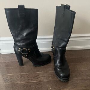 Like NEW Tory Burch Moto boots. Size 8
